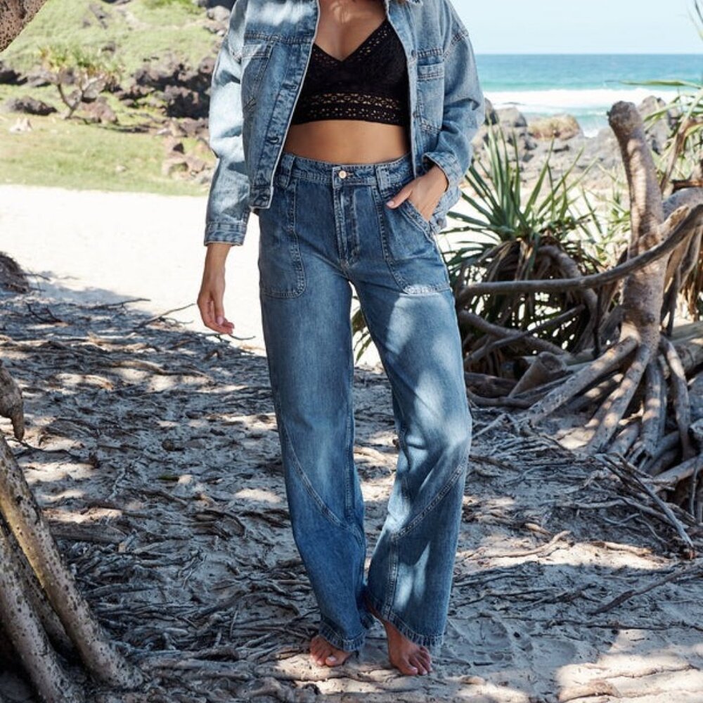Free People we the free Haywire High Rise in Vera Cruz Size blue jeans wide leg